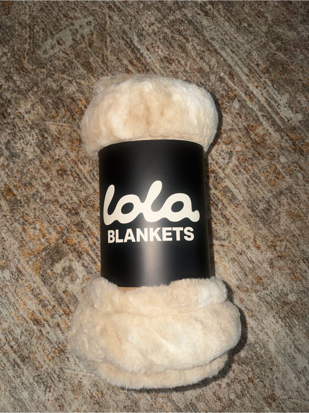NWT lola Plush Faux Fur Throw Blanket BABY in caramel n’cream